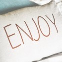 ENJOY - Coussin Uni 30x50 cm - couleur Beige - imprimé Message Enjoy