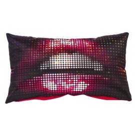 Coussin graphique LIPSY, déco et sensualité urbaine 